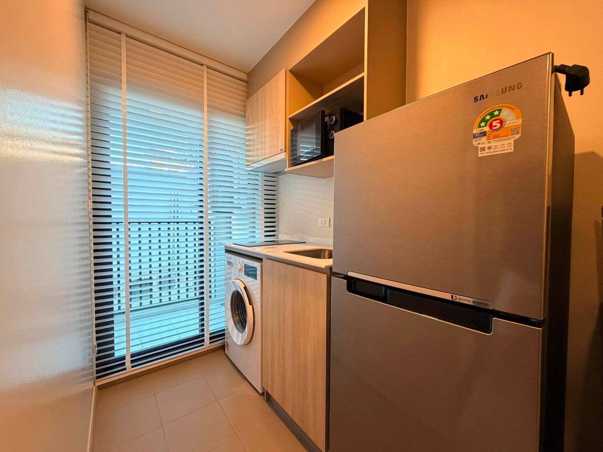 picture Soho Bangkok Ratchada (just 150 m from MRT Huai Khwang) - 7/11