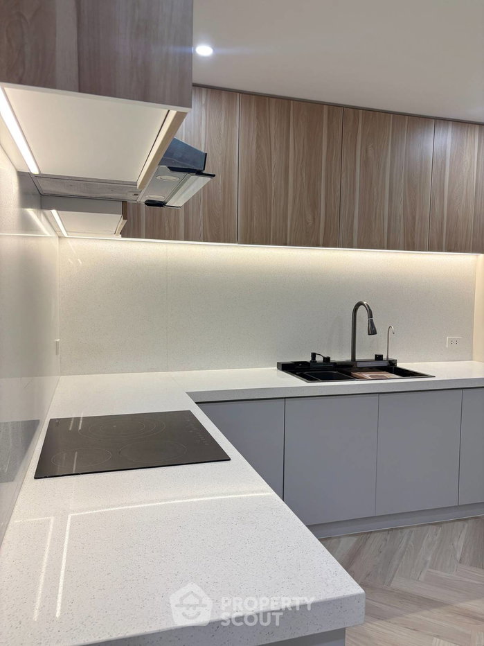 picture 3-BR Condo at Asoke Tower near MRT Phetchaburi (ID 3453732) - 5/19