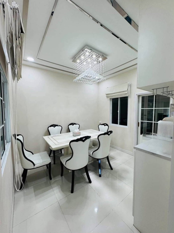 รูป 🏡 𝗟𝗔𝗟𝗜𝗡 𝗧𝗛𝗘 𝗣𝗔𝗧𝗧𝗜𝗦𝗦𝗘 ✨ | บ้านสไตล์ฝรั่งเศส | 𝟰 ห้องนอน 𝟯 ห้องน้ำ | บิวท์อินหรูทั้งหลัง 💎| ค่าเช่าเพียง 𝟯𝟬,𝟬𝟬𝟬 บาท/เดือน‼️ - รูปที่ 29/31