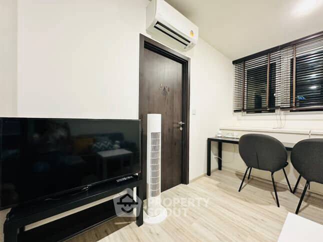 picture 100m From MRT Huai Khwang: 1-BR At XT Huaikhwang (ID 2353395) - 5/10
