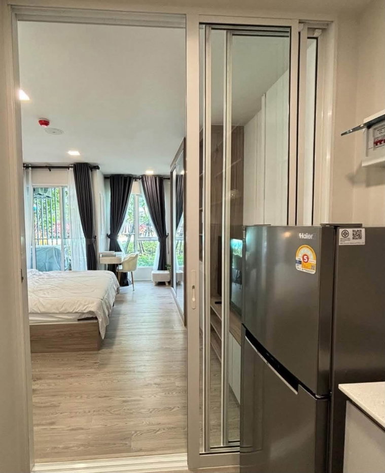 รูป 🏝️ 𝗞𝗔𝗩𝗘 𝗧𝗢𝗪𝗡 𝗜𝗦𝗟𝗔𝗡𝗗 ✨| วิวสระ + วิวสวน 🌿 | ห้อง Built-in สวย | ค่าเช่าเริ่มต้น 𝟭𝟭,𝟬𝟬𝟬 บาท/เดือน‼️ | ว่างพร้อมเข้าอยู่ 🔑 - รูปที่ 5/11