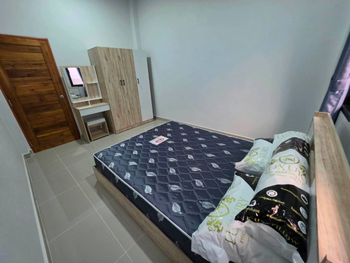 รูป ให้เช่าบ้านแฝด ม.แสงงามวิลเลจ2 มาบยางพร ปลวกแดง - รูปที่ 11/15