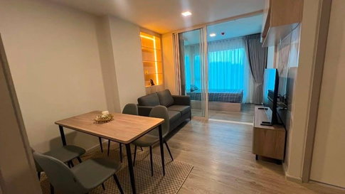 🏝️ 𝗞𝗔𝗩𝗘 𝗧𝗢𝗪𝗡 𝗜𝗦𝗟𝗔𝗡𝗗 ✨ | 𝟭 𝗕𝗘𝗗 𝗣𝗟𝗨𝗦 | ตึก G ชั้น 6 | ขนาด 𝟯𝟴.𝟯𝟬 ตร.ม. | วิวสระว่ายน้ำ 🏊🔑 | ค่าเช่า 𝟮𝟮,𝟬𝟬𝟬 บาท/เดือน‼️