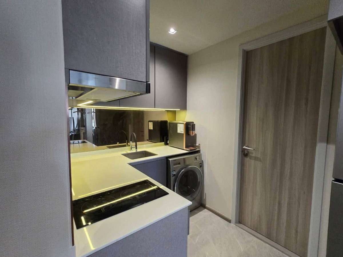 รูป For Rent/Sale  Chapter Thonglor 25  Rare Item! Top-floor corner  Size: 48 sq.m. 8th Floor  2 Bedrooms (1 Master, 1 Flexible Small Bed/Working Room)  - รูปที่ 7/13