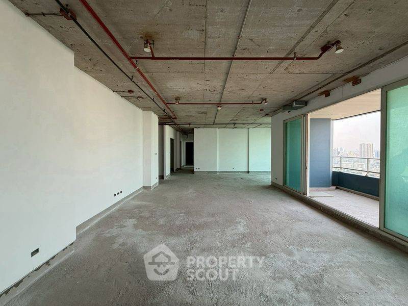 picture Spacious 3-BR 243 Sqm Watermark Chaophraya Near BTS Krung Thon Buri (ID 3452239) - 20/20