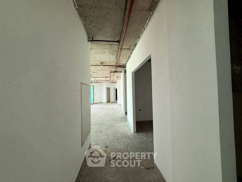 picture Spacious 3-BR 243 Sqm Watermark Chaophraya Near BTS Krung Thon Buri (ID 3452239) - 18/20