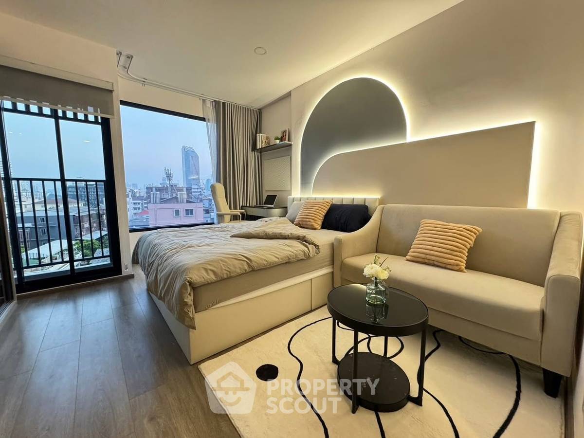 picture 200m To MRT Huai Khwang | 1-BR Condo At SOHO Bangkok Ratchada (ID 3372618) - 1/10