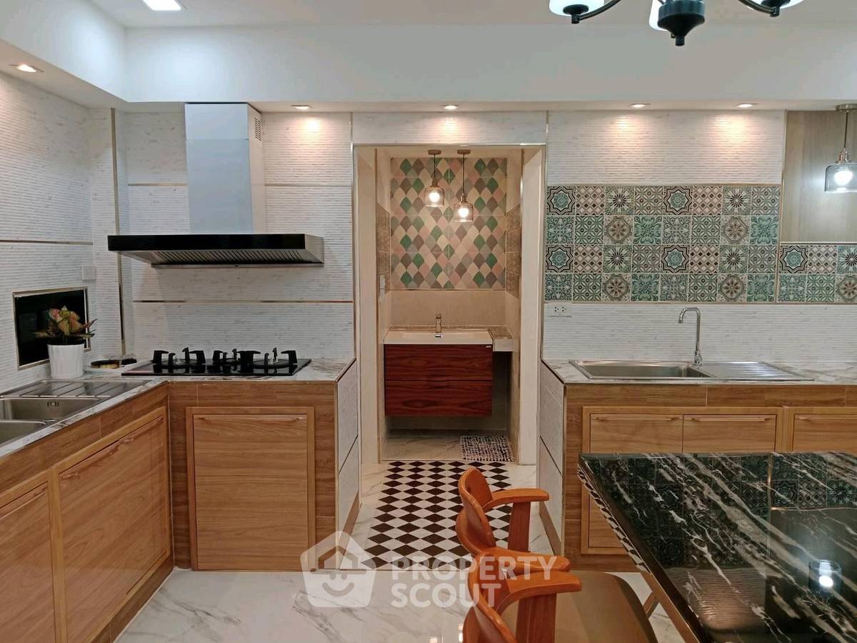 รูป คอนโด 4-ห้องนอน ที่ บ้าน สุขุมวิท ใกล้ BTS ทองหล่อ (ID 3452417) - รูปที่ 16/33