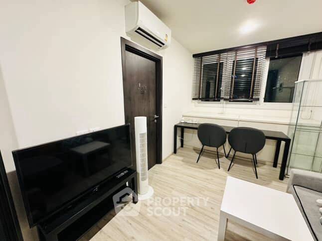 picture 100m From MRT Huai Khwang: 1-BR At XT Huaikhwang (ID 2353395) - 2/10