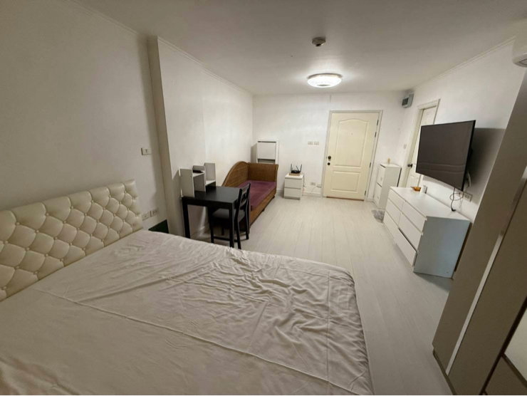 picture For Rent: Lumpini Place Narathiwas-Ratchanakarin - 1/9