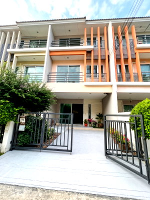 Townhouses for sale : 🔥 Townhome for Sale at Vista Park Rama 2 – 3-Storey Home in Rama 2
