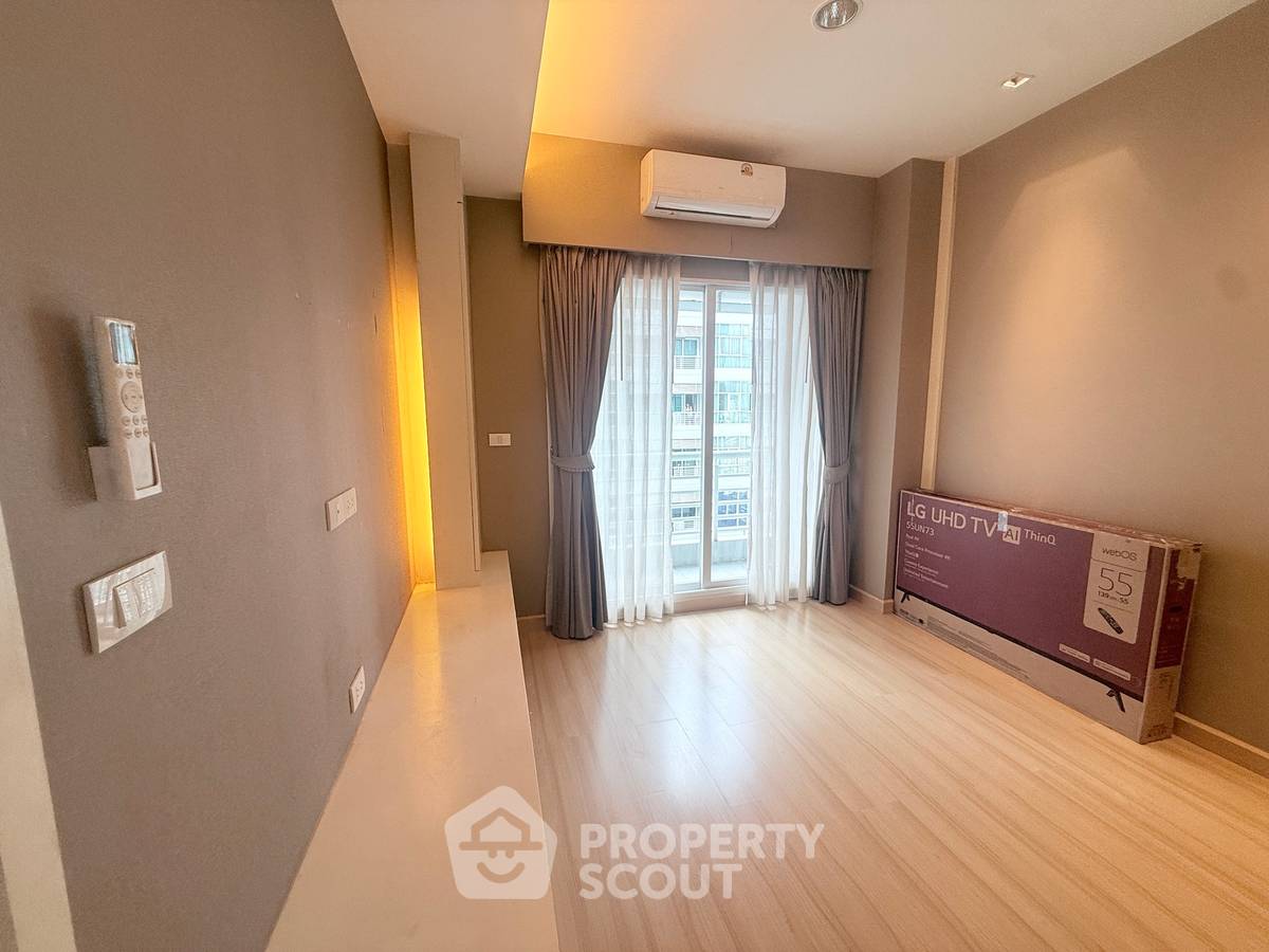 picture 2-BR Condo at The Fourwings Residence in Hua Mak (ID 3373332) - 10/14