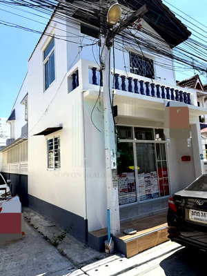 Townhouses for rent Wang Thonglang : For Rent Town house BAAN YU CHAROEN LAT PHRAO 101 2-story 1 bedroom 1 bathroom