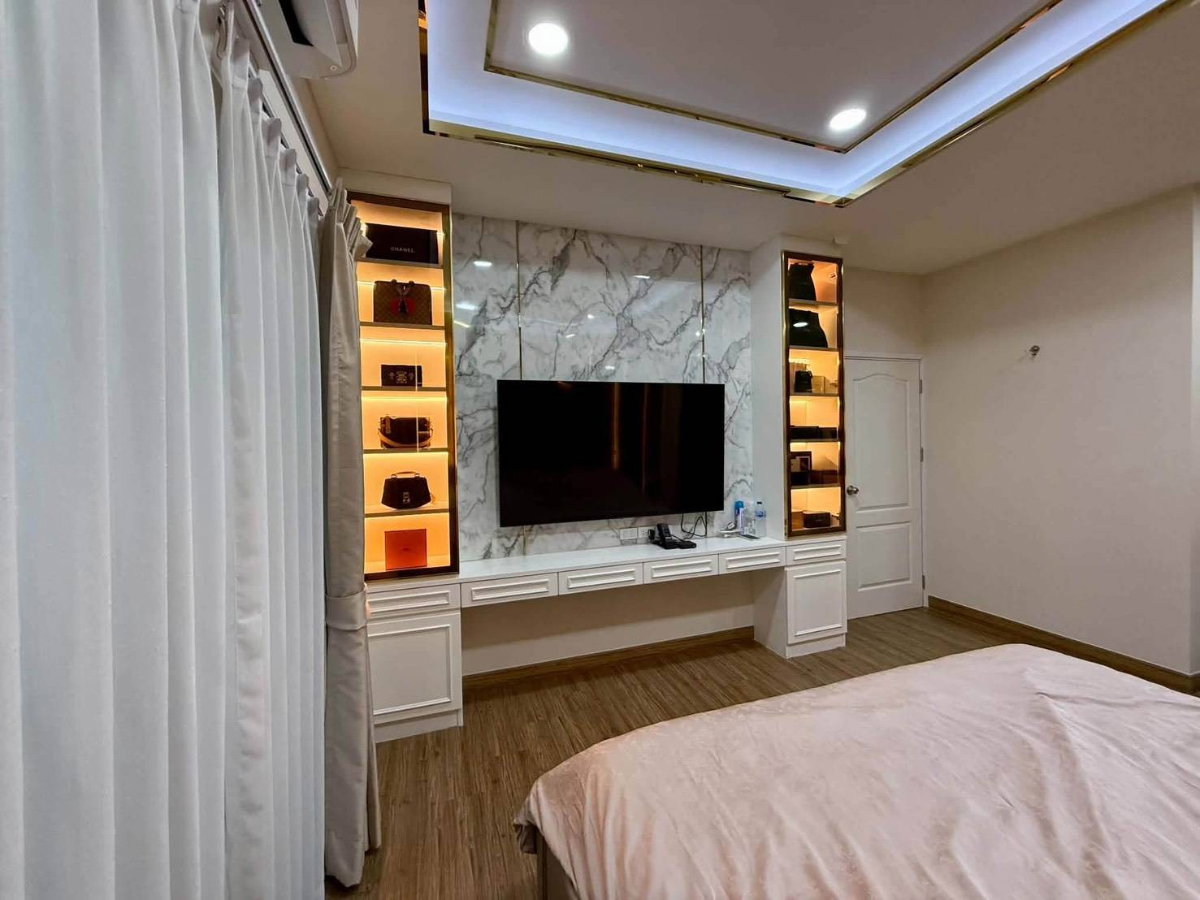 รูป 🏡 𝗟𝗔𝗟𝗜𝗡 𝗧𝗛𝗘 𝗣𝗔𝗧𝗧𝗜𝗦𝗦𝗘 ✨ | บ้านสไตล์ฝรั่งเศส | 𝟰 ห้องนอน 𝟯 ห้องน้ำ | บิวท์อินหรูทั้งหลัง 💎| ค่าเช่าเพียง 𝟯𝟬,𝟬𝟬𝟬 บาท/เดือน‼️ - รูปที่ 6/31