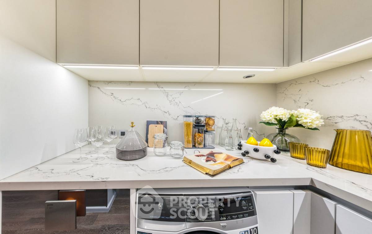 picture 3-BR Condo at Muniq Sukhumvit 23 near MRT Sukhumvit (ID 2025309) - 7/10