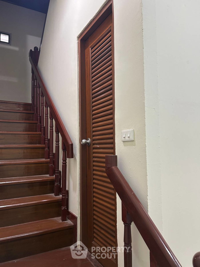 รูป ทาวน์เฮ้าส์ 4 ห้องนอน พื้นที่ 382 ตร.ม. ขายในประเวศ กรุงเทพฯ (ID 3453759) - รูปที่ 11/25