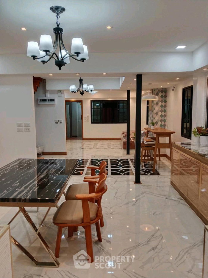 รูป คอนโด 4-ห้องนอน ที่ บ้าน สุขุมวิท ใกล้ BTS ทองหล่อ (ID 3452417) - รูปที่ 4/33