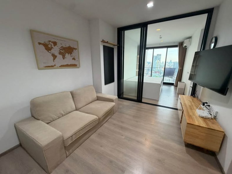 picture P-019 💢 For rent: 18,000 THB 🌵🌈 37.5 sqm. 🔑 The Line Phaholyothin Park 🌈 21st floor, corner unit - 1/7