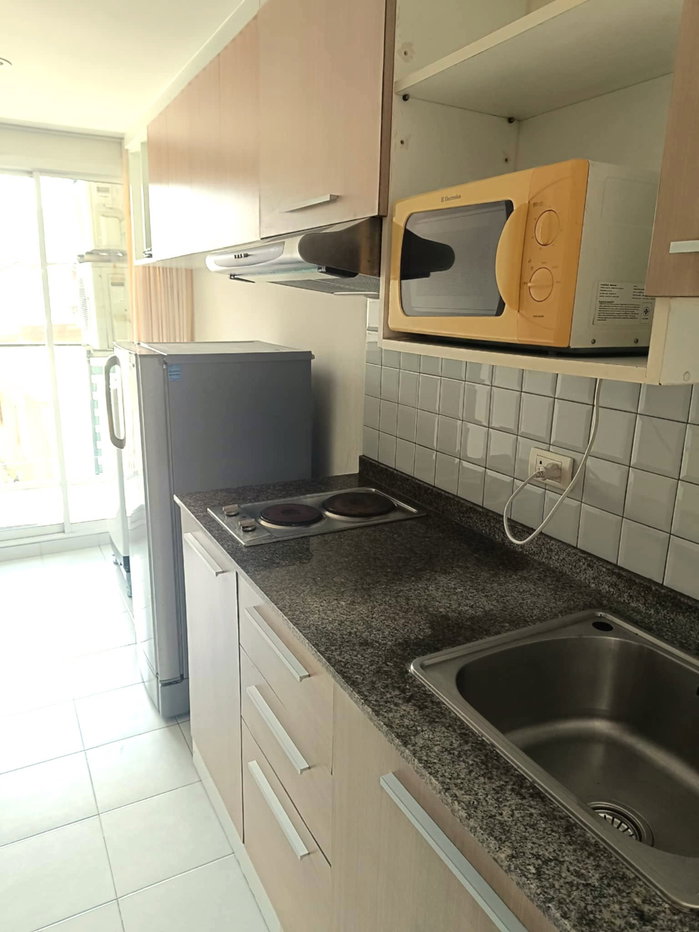 picture Condo for rent at Zenith Place @ Sukhumvit 71. Size: 35 sq.m. (well-partitioned, highly functional layout). Floor: 5th floor. - 6/8