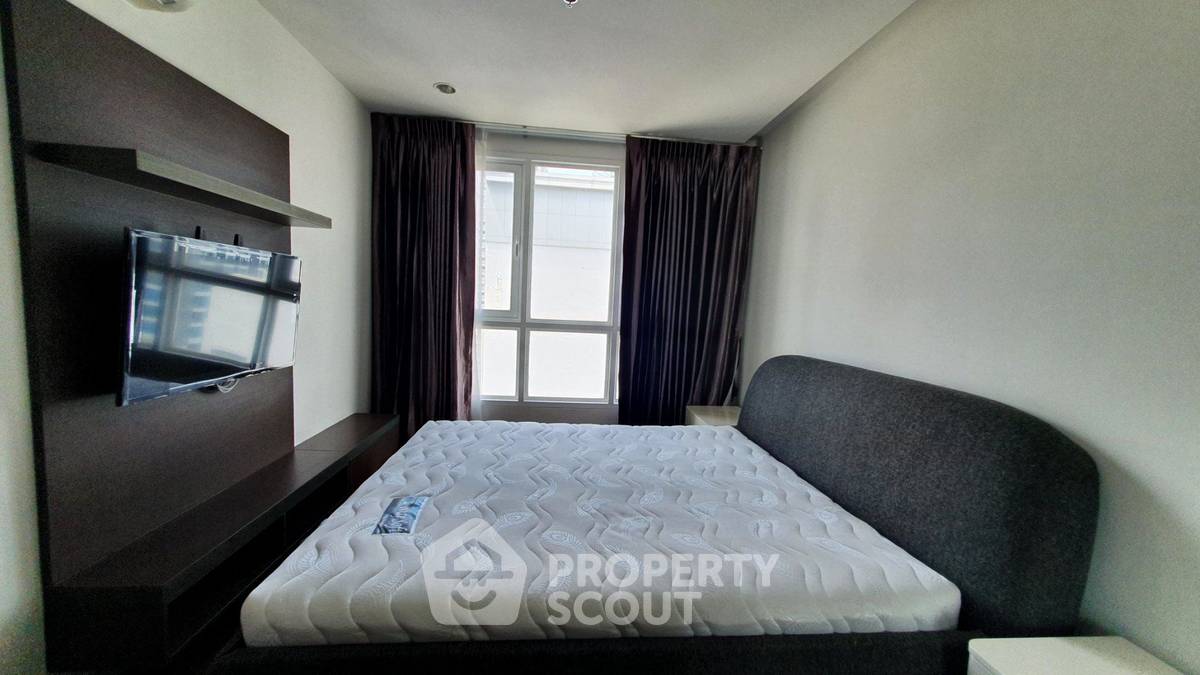 picture 2-BR Condo at 15 Sukhumvit Residences near BTS Nana (ID 785437) - 7/11