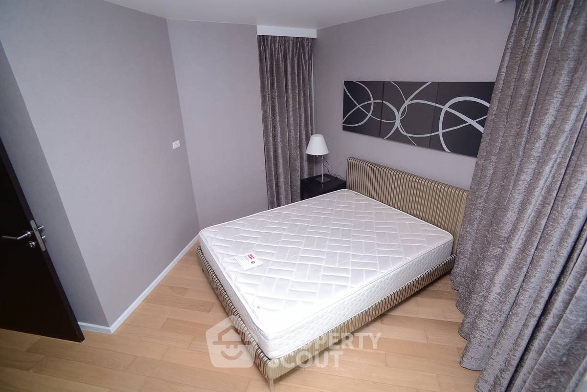picture 24th-Floor 2-BR At Sathorn Gardens Near MRT Silom (ID 1544499) - 2/14