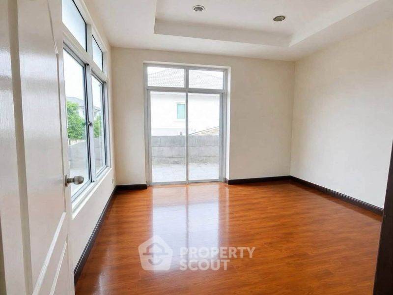 picture Spacious 3-BR House 226 Sqm At Coco Hill, Si Racha (ID 3451537) - 5/8