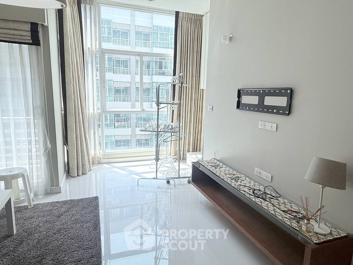 picture 2-BR Condo at The Fourwings Residence in Hua Mak (ID 3373332) - 8/14