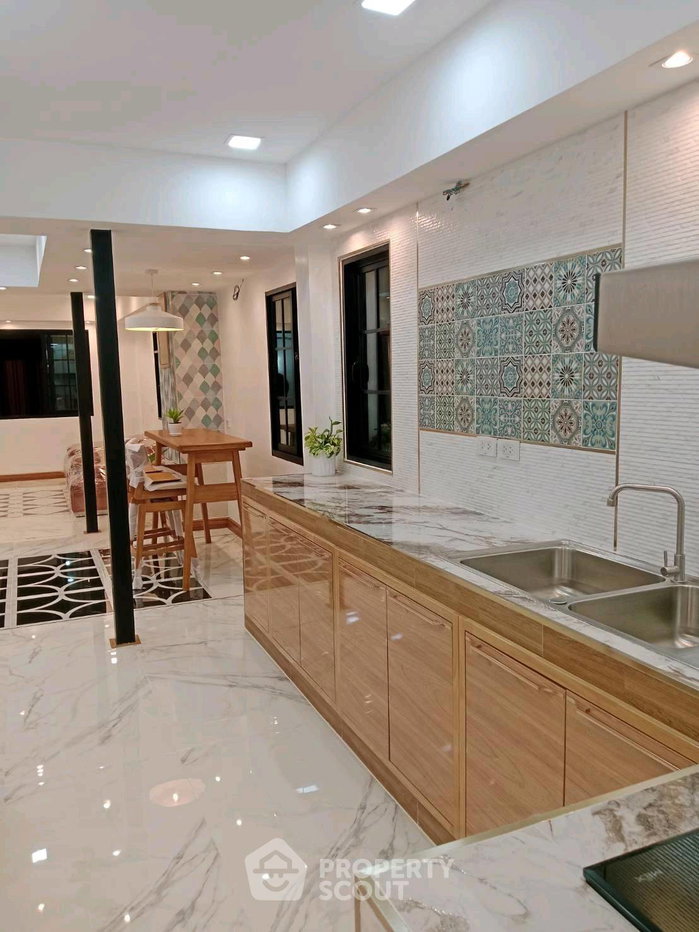 รูป คอนโด 4 ห้องนอน 190 ตร.ม. Baan Sukhumvit ขายใกล้ BTS ทองหล่อ (ID 3452417) - รูปที่ 10/33