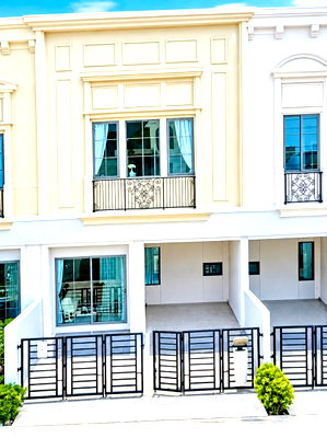 Townhouses for rent Raffles International College : 			Siri Place Mega Bangna Luxurious and cozy 3-bed 3-bath townhome with 16 sq.w. land area and 100 sq.m          
