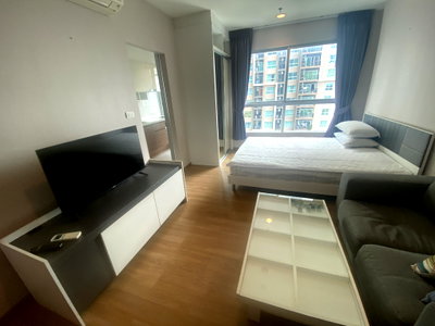 Condos for rent : FUSE CHAN-SATHORN 20th Flr Pool View to let