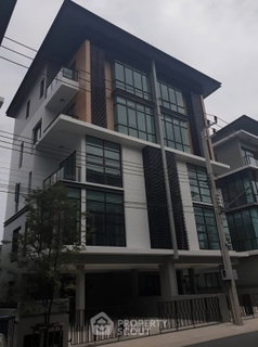 ทาวน์เฮ้าส์ 5 ห้องนอน 480 ตร.ม. ใน Premium Place Kaset - Nawamin (ID 3448656)