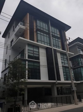 ทาวน์เฮ้าส์ 5 ห้องนอน 480 ตร.ม. ใน Premium Place Kaset - Nawamin (ID 3448656)