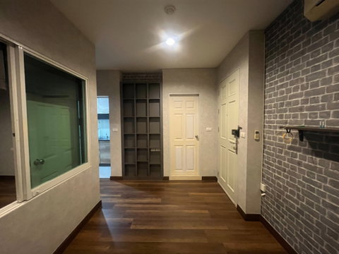 Condo for Sell: Life @ Ratchada-Huai Khwang