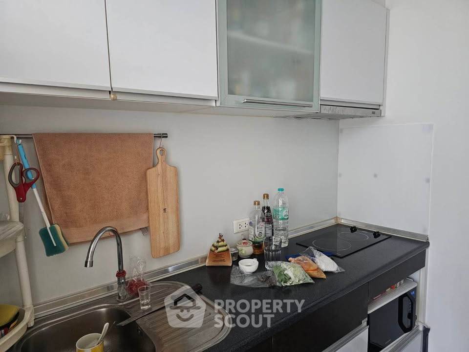 picture 2-BR Condo at Supalai Lite Sathorn-Charoenrat in Bang Khlo (ID 3372310) - 3/7