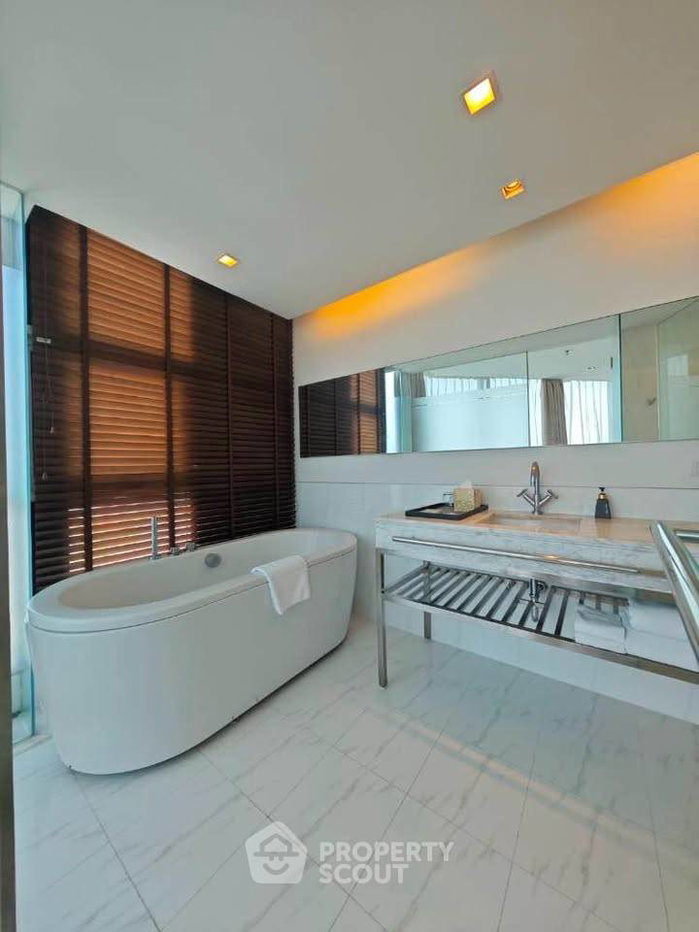 picture 2-BR Condo at Sathon Heritage Residences near BTS Chong Nonsi (ID 3451162) - 3/12
