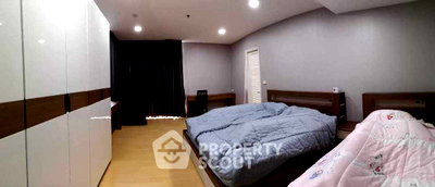 Condos for rent : 19th-Floor 3-BR Nusasiri Grand Condominium 60m To BTS Ekkamai (ID 835015)