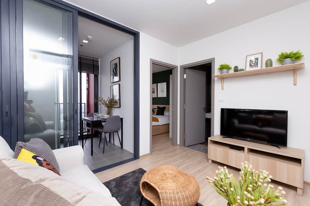 รูป ขาย / เช่า คอนโด THE BASE Garden Rama 9  ขนาด 31.83 ตร.ม. | ชั้น 23 1 ห้องนอน | 1 ห้องน้ำ ครัวแยก มีประตูกั้น วิวเปิดโล่ง รับแดดเช้า ช่วงบ่ายไม่ร้อน - รูปที่ 3/15