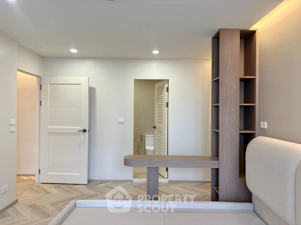 picture 3-BR Condo at Asoke Tower near MRT Phetchaburi (ID 3453732) - 10/19