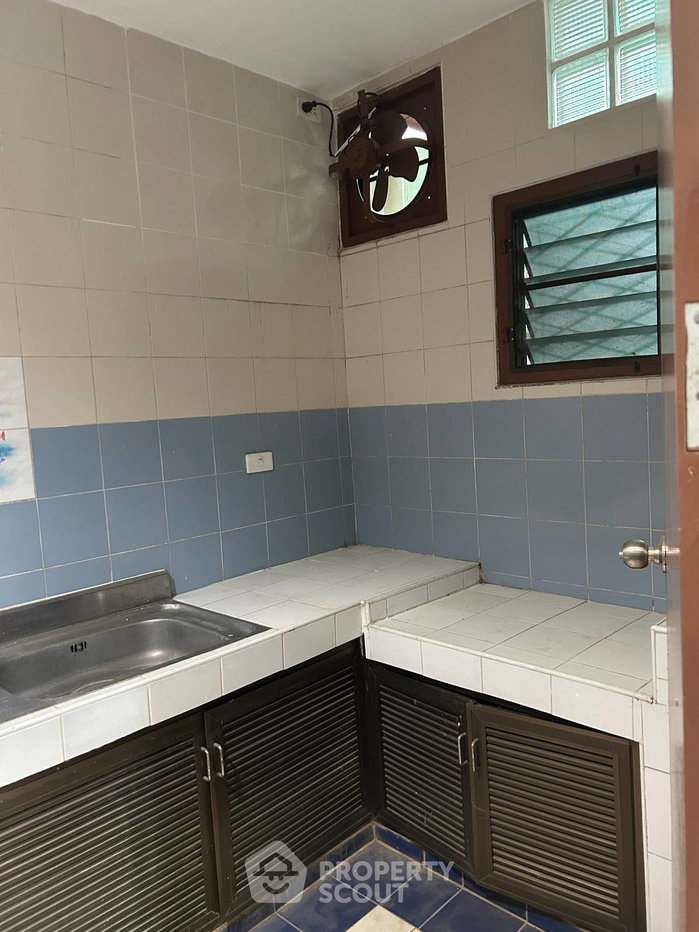 รูป ทาวน์เฮ้าส์ 4 ห้องนอน พื้นที่ 382 ตร.ม. ขายในประเวศ กรุงเทพฯ (ID 3453759) - รูปที่ 10/25