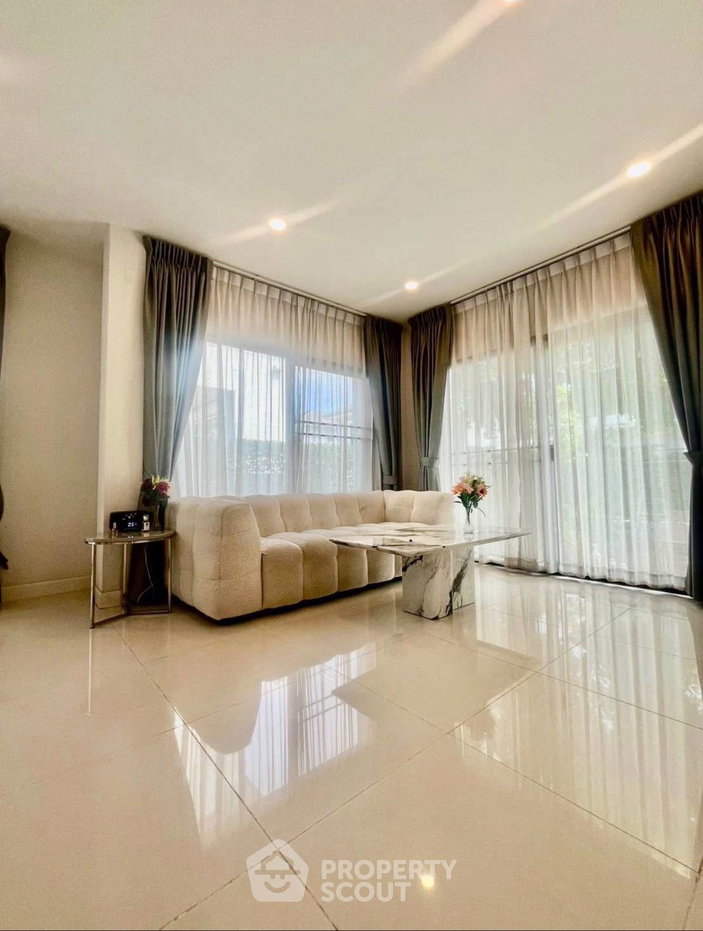 รูป บ้าน 3 ห้องนอน ขนาด 214 ตารางเมตร The City Ramintra 2 (ID 3451344) - รูปที่ 2/12