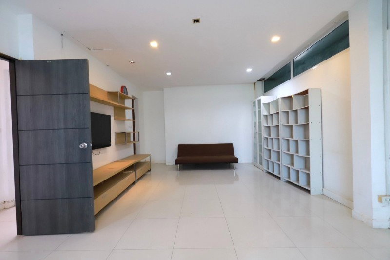 รูป 261024ssawstko ให้เช่า บ้าน วิภาวดีรังสิต 60 ตร.ว. 500 ตร.ม. สนามบินดอนเมือง แยกลำลูกกา 600 ม.เช่าโฮมออฟฟิศพร้อมโกดัง 4นอน 3 น้ำ - รูปที่ 2/8