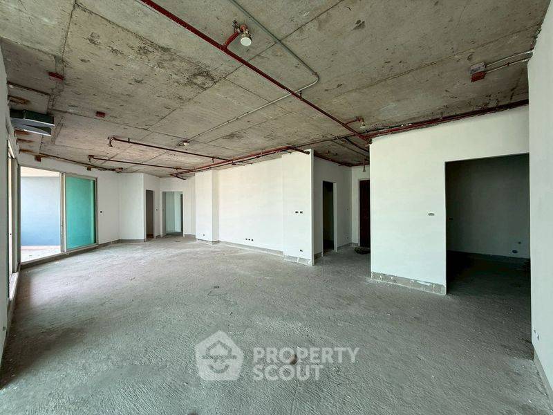 picture Spacious 3-BR 243 Sqm Watermark Chaophraya Near BTS Krung Thon Buri (ID 3452239) - 14/20
