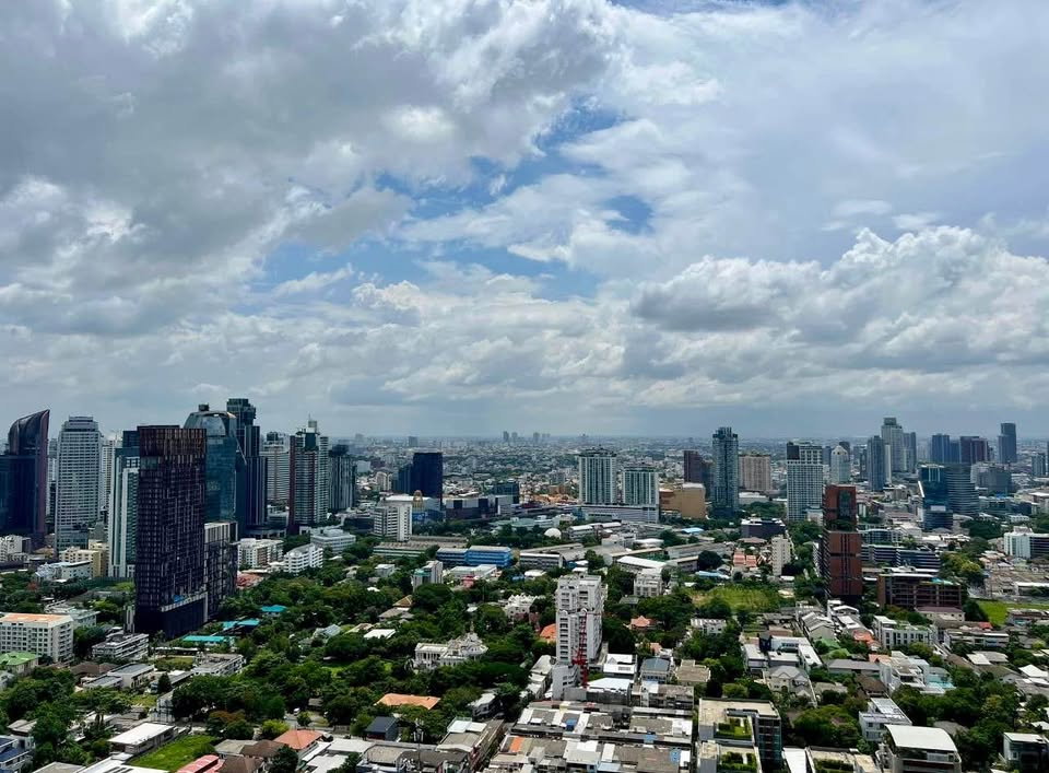 รูป Condo for rent at OKA Haus ห้องใหม่ไม่เคยปล่อยเช่า 1bedroom/1bathroom / Size 35 Sqm 41st Floor, Facing East. Bathtub unit. - รูปที่ 6/6