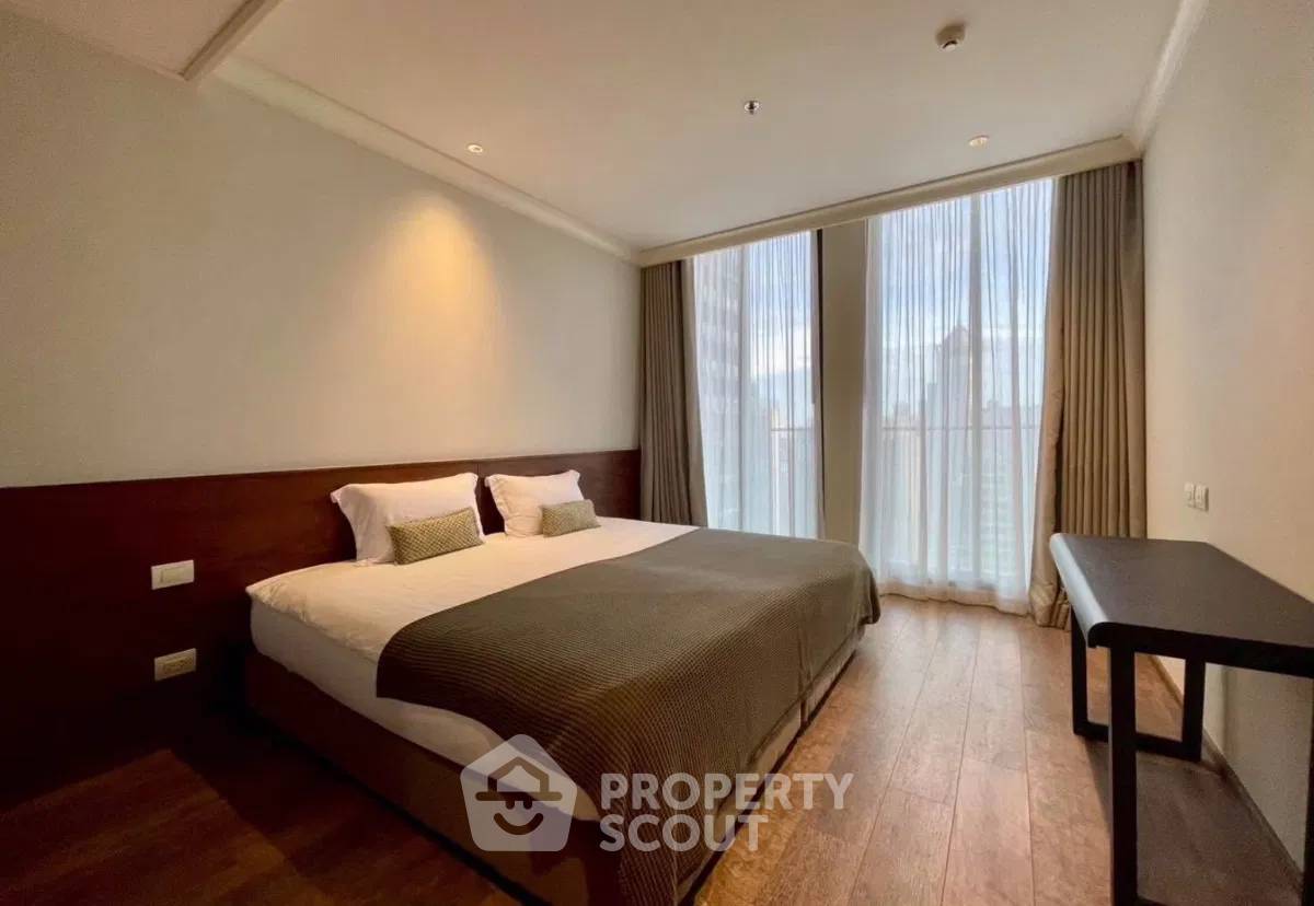picture 40th-Floor 3-BR At Noble Ploenchit, 100m To BTS Phloen Chit (ID 2677277) - 2/4