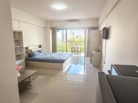 Studio Condo for Rent Sombat Condotel CR4660