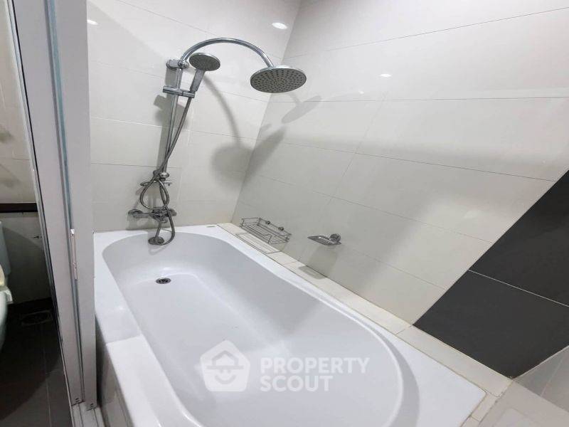 picture 1-BR Condo At The Sky Sriracha In Surasak (ID 3456641) - 9/9