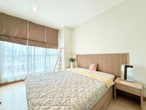 Ready to move in" 𝐑𝐡𝐲𝐭𝐡𝐦 𝐑𝐚𝐭𝐜𝐡𝐚𝐝𝐚 " Corner Unit Size 51 Sq.m. Next to MRT-Ratchada 