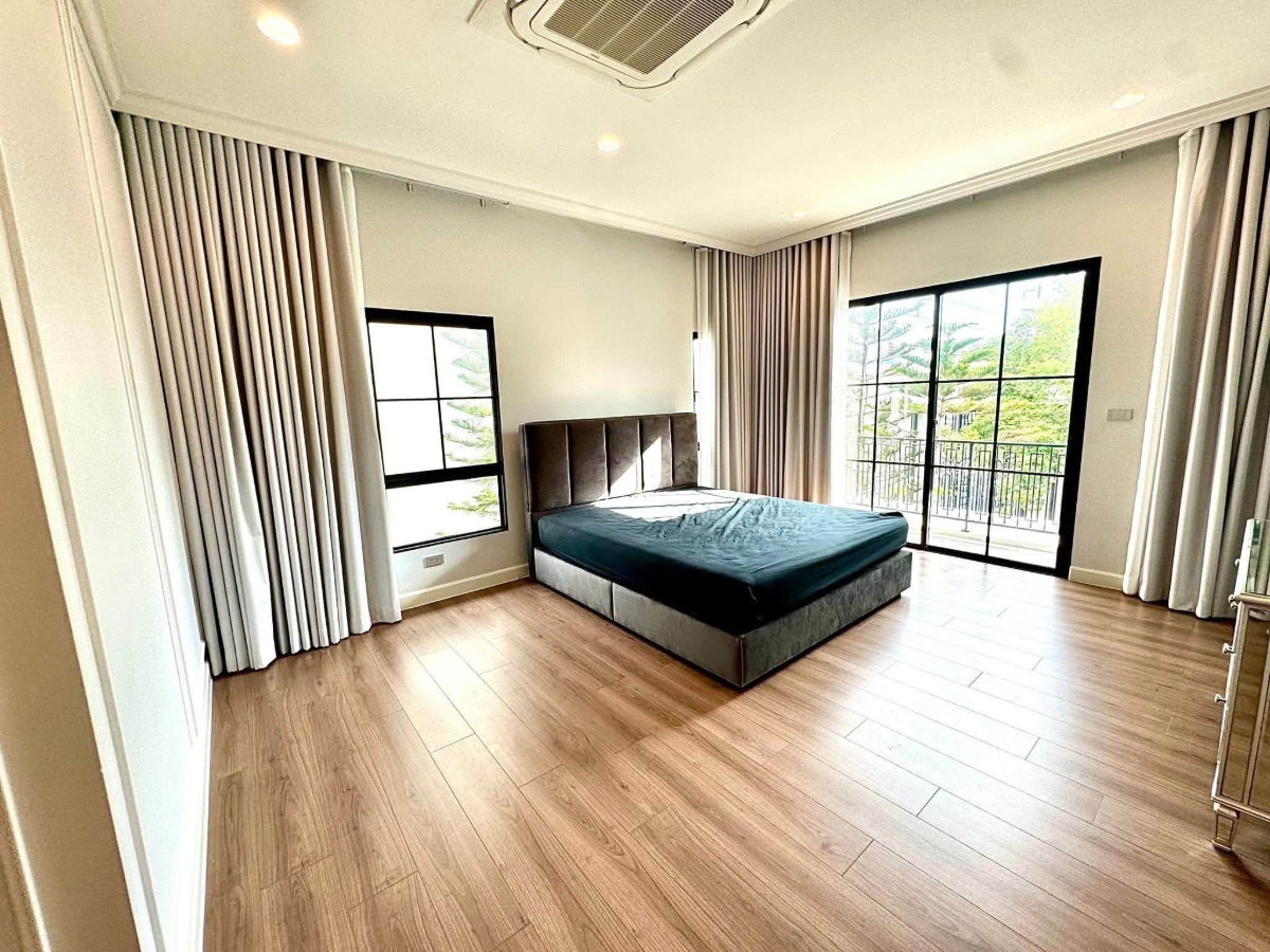 รูป 🏡✨ ให้เช่าบ้านเดี่ยวหรู เศรษฐสิริ บางนา–สุวรรณภูมิ | โครงการคุณภาพจากแสนสิริ พร้อม Solar Cell และ EV Charger เฟอร์นิเจอร์ครบ พร้อมเข้าอยู่ - รูปที่ 5/12