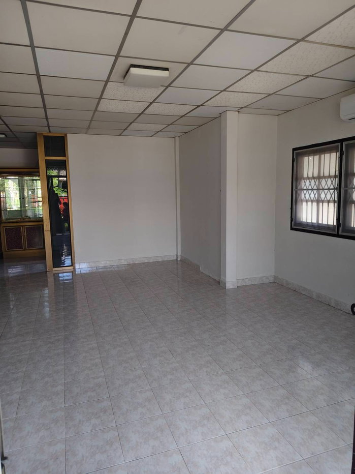 picture For Sale: Spacious Single House 69 sq.w. Lat Pla Khao 52 (4 Bed/3 Bath), Great Location Connecting Kaset-Nawamin, Only 6.5M THB - 6/16