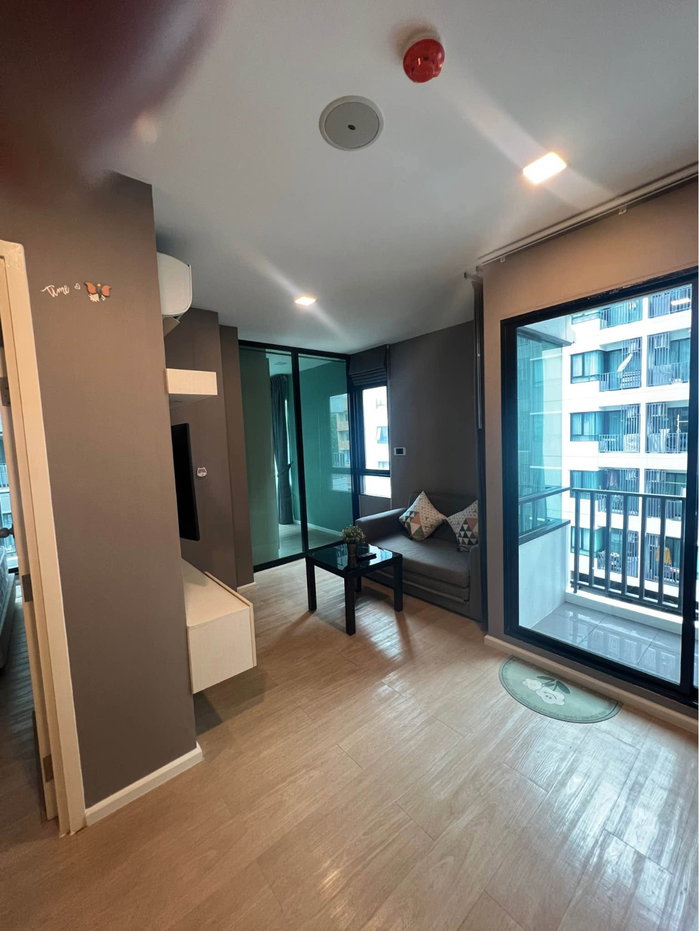 รูป ให้เช่า วินน์ คอนโด ลาดพร้าว โชคชัยสี่  Wynn condo   38 ตารางเมตร  ชั้น 4 ( ห้องมุม ดูส่วนตัว) ใกล้ลิฟท์  1 ห้องนอนใหญ่(ระเบียงกว้าง วิวสระว่ายน้ำ) - รูปที่ 5/13